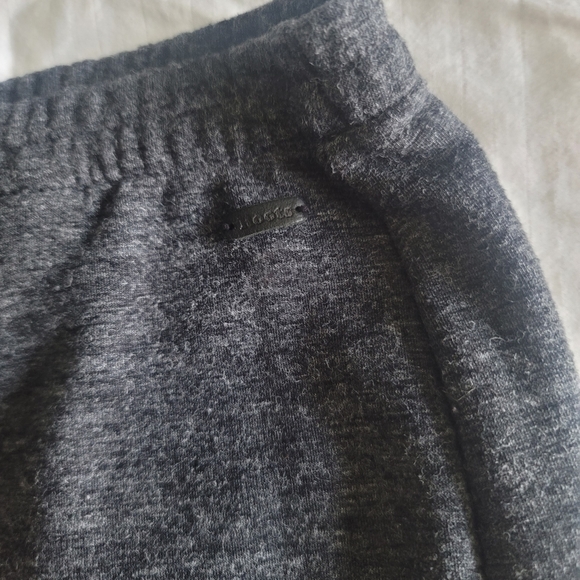 Roots Dark Grey Below Knee Active Skirt Size XS Vintage Mid-2000s - Picture 2 of 9